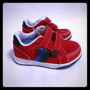 Toddler Boys sneakers size 6